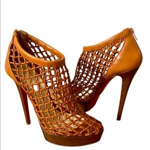 AUTHENTIC LOUBOUTIN BRAIDED CAMEL LEATHER BOOT STYLE PUMPS